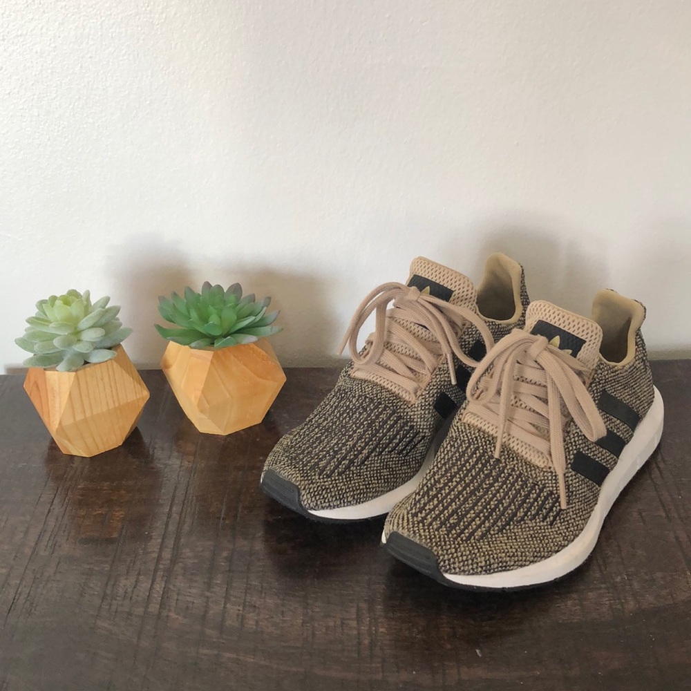 Adidas tennis shoes